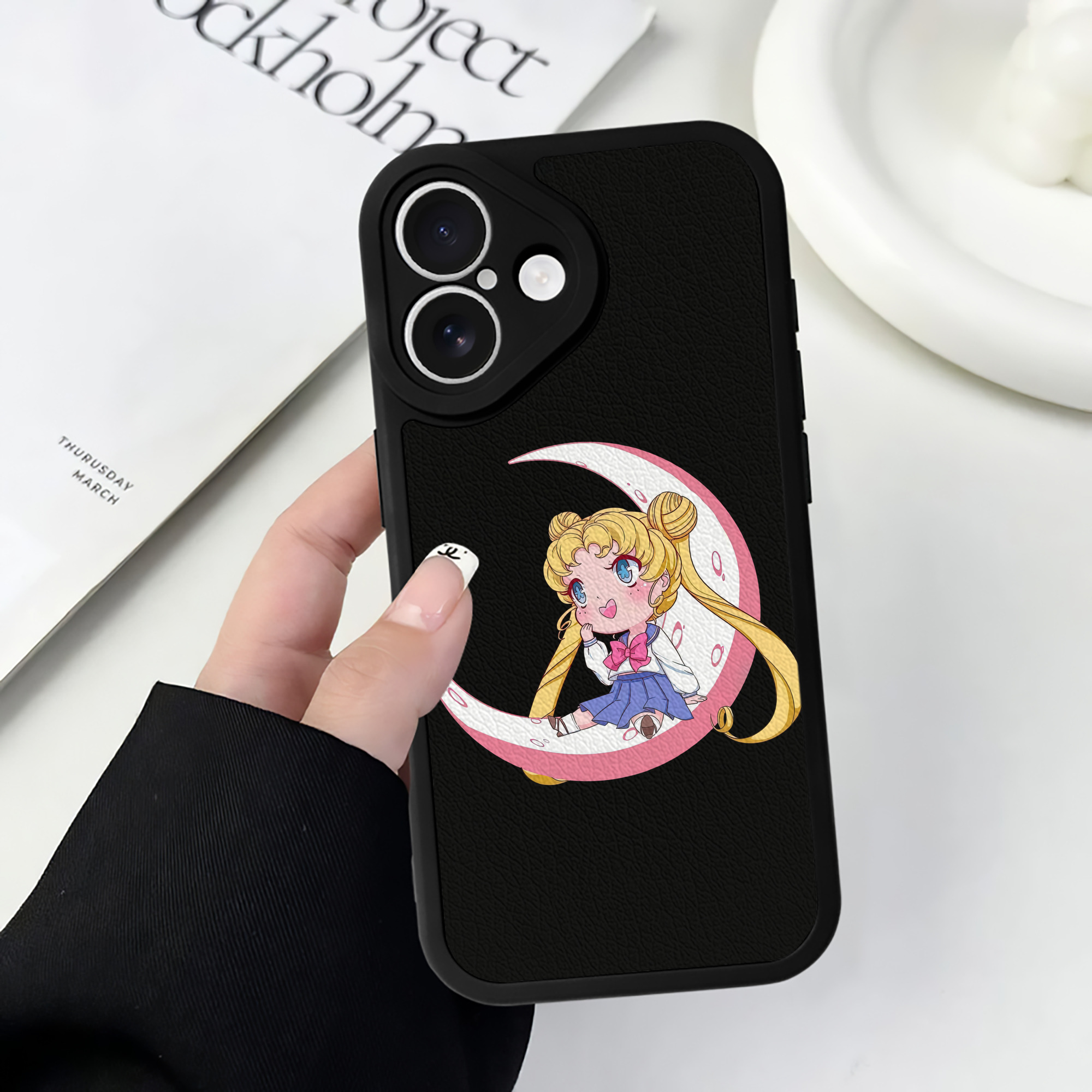 （画像用） 美少女戦士セーラームーン 愛野 美奈子 あいの みなこ Sailor Moon Aino Minako 【iPhone 16シリーズ対応】シリコンスマホケース（レザー調） 材質：シリコン